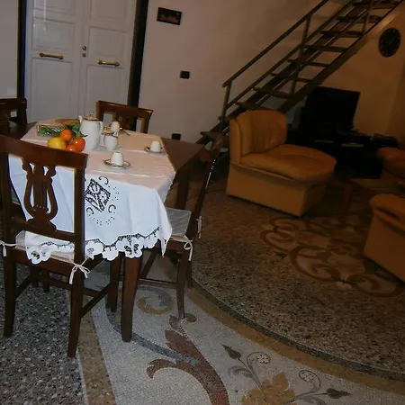 Come A Casa * Genova